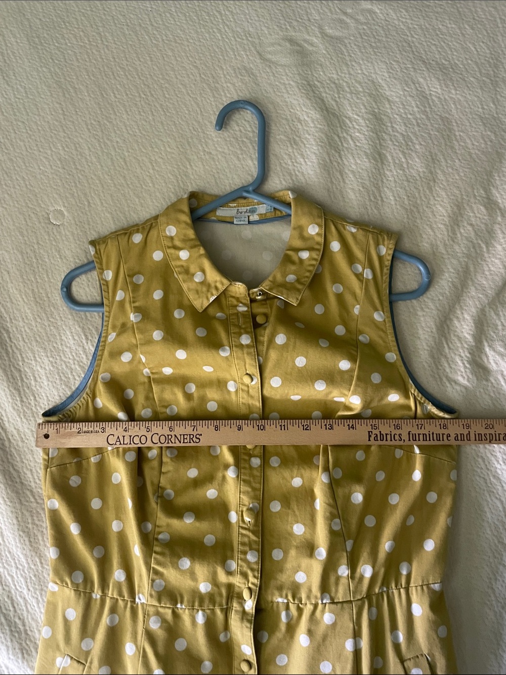 Boden 100% cotton heavy weight button down dress with pockets. - Picture 5 of 5